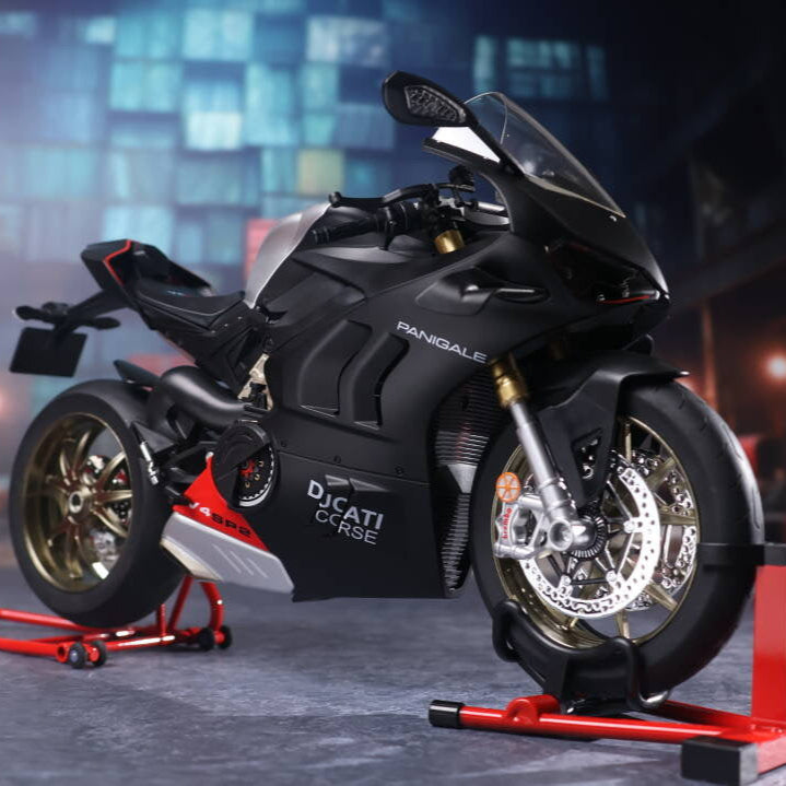 1:6 Ducat V4s - With Smoke