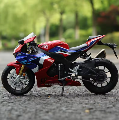 1:12  CBR 1000RR-R Fireblade