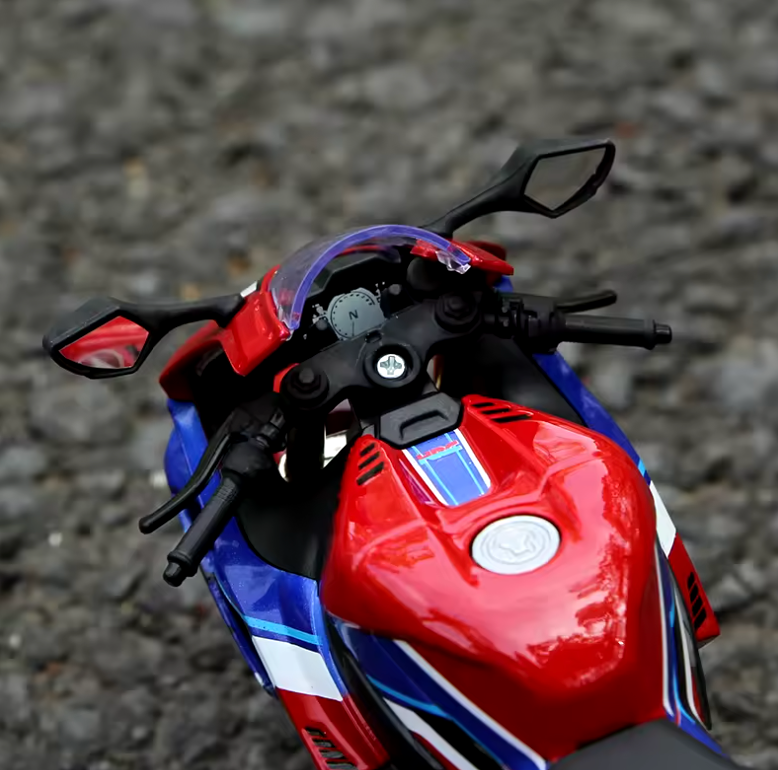 1:12  CBR 1000RR-R Fireblade