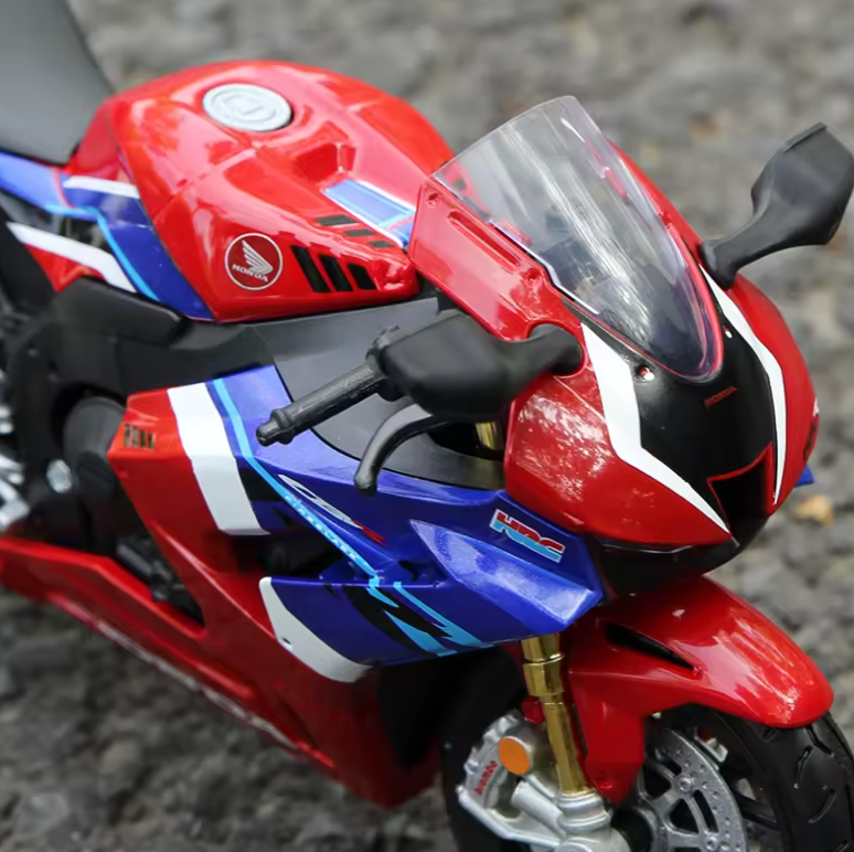 1:12  CBR 1000RR-R Fireblade