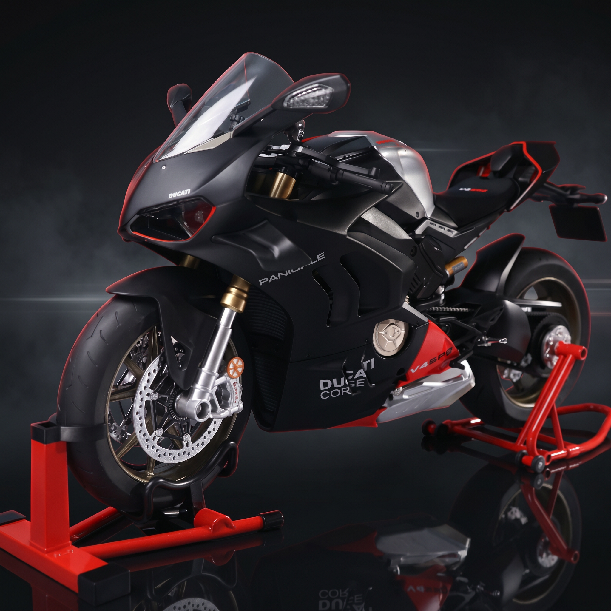 1:6 Ducat V4s - With Smoke