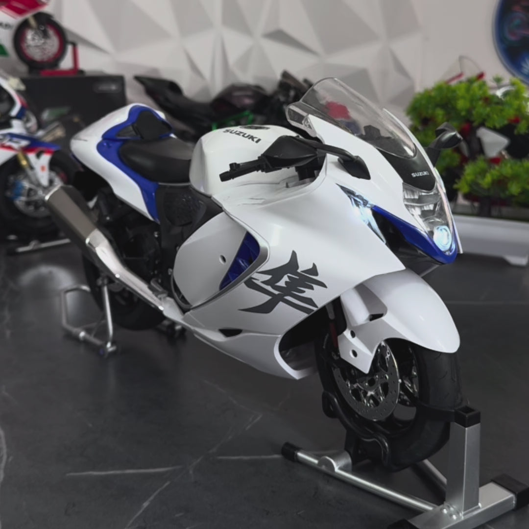 すすん 1:6 Suzuk Hayabusa GSX-1300R - With Smoke – The Nano Rides